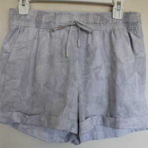 Lululemon Athletica White Grey Shorts Size 8